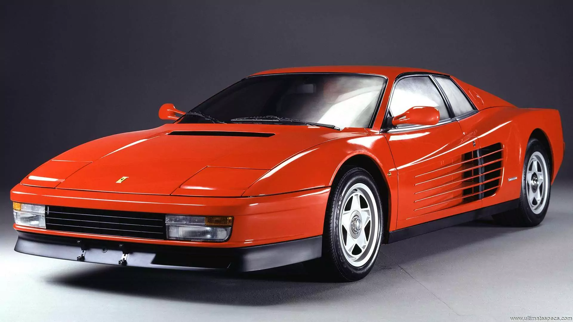 Ferrari Testarossa: Supercar Legendaris yang Tak Terlupakan